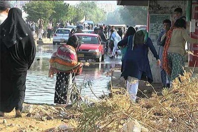 Karachi, 10 million gallons of waste water, people were