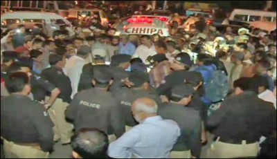 Karach Road in Lyari residents protest death