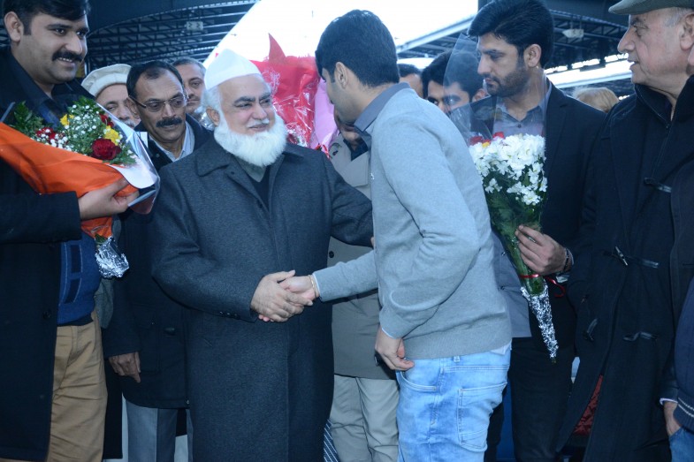 Welcome to Paris Pir Muhammad Amin Ul Hasnat Shah (3)